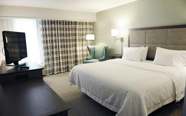 photo 2 of DoubleTree by Hilton Sterling - Dulles Airport
