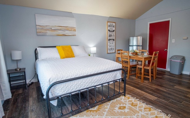 photo 2 of Downtown Accessible New 1br/1ba Cozy Studio