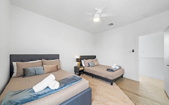 photo 5 of Downtown Houston Townhome w/ Balcony + Yard!