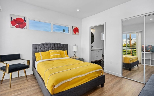 photo 2 of Downtown LA Stylish Suites
