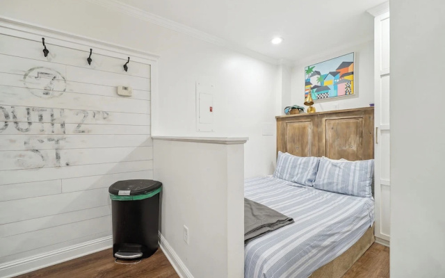 photo 5 of Downtown Wilmington Studio in Historic District!