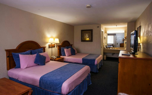 photo 5 of Downtowner Inn and Suites Hobby