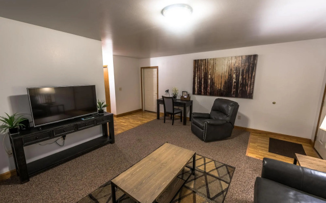 photo 2 of Draft Horse Inn and Suites