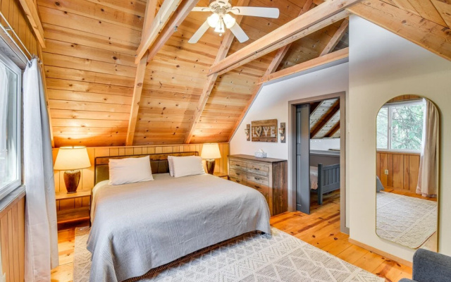 photo 4 of Fire Pit & Lake Access: Dreamy California Cabin