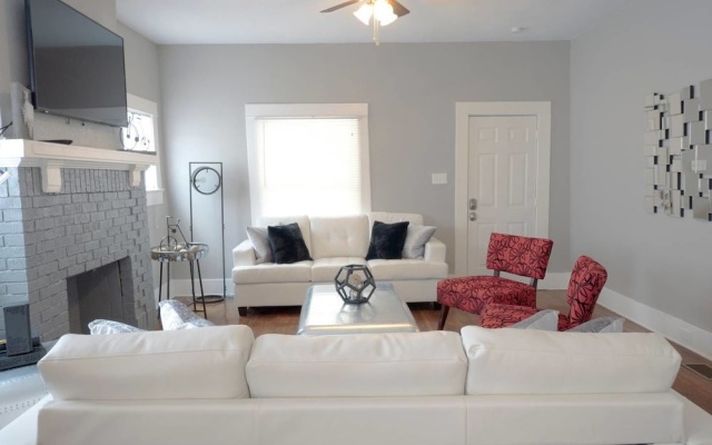 photo 5 of Dreamy Homes at San Antone 4 Apts, Sleeps 19!