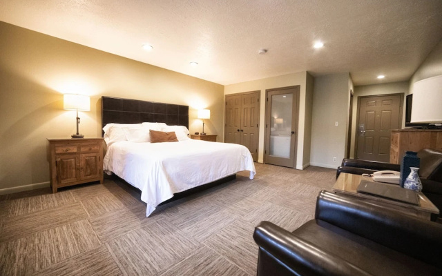photo 3 of Driftwood Lodge