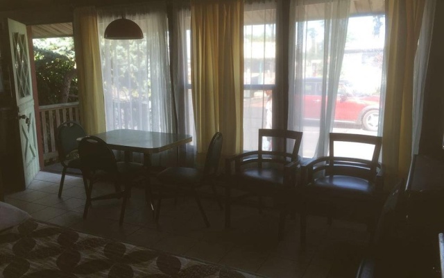 photo 5 of Driftwood Lodge