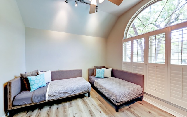 photo 2 of Dripping Springs Home 4 Bedrooms 2 Bathrooms Home