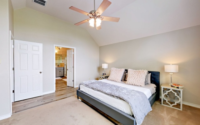 photo 5 of Dripping Springs Home 4 Bedrooms 2 Bathrooms Home