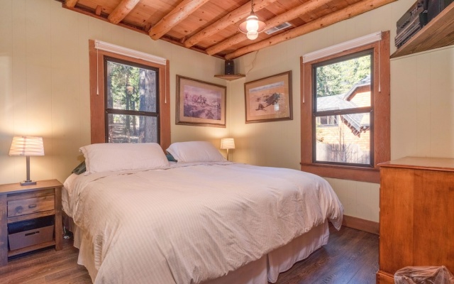 photo 5 of dun Lookin - 4br W/ Hot Tub & Pier, Large Yard 4 Bedroom Cabin