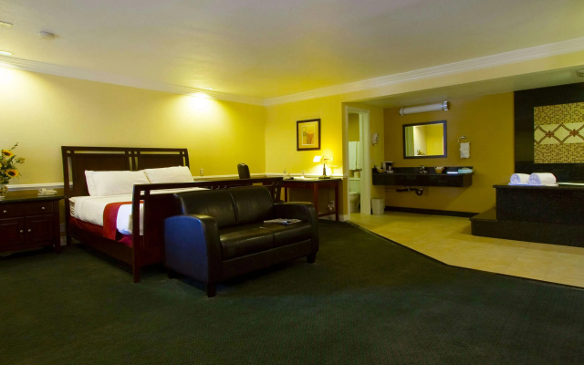 photo 5 of Dynasty Suites Hotel Riverside
