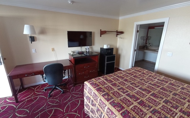 photo 2 of Dynasty Suites Santa Fe Springs