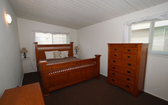 photo 2 of E Ocean Front B (68143)