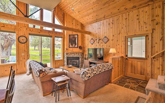 photo 3 of Eagle Crest Retreat w/ Great Wifi & Resort Access!