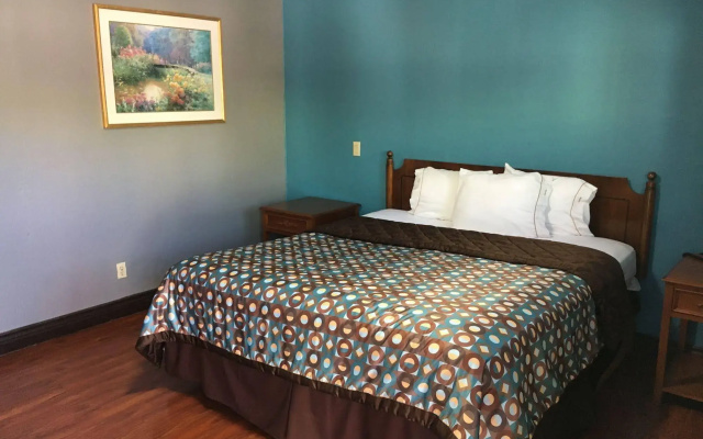photo 2 of Eagle Inn Motel