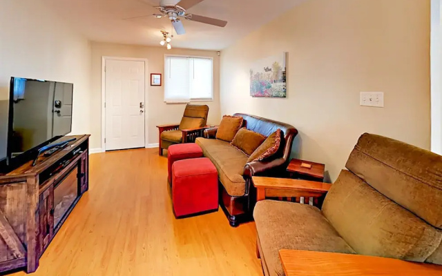 photo 2 of East Bolton Duplex Unit A 2 Bedrooms 1 Bathroom Duplex