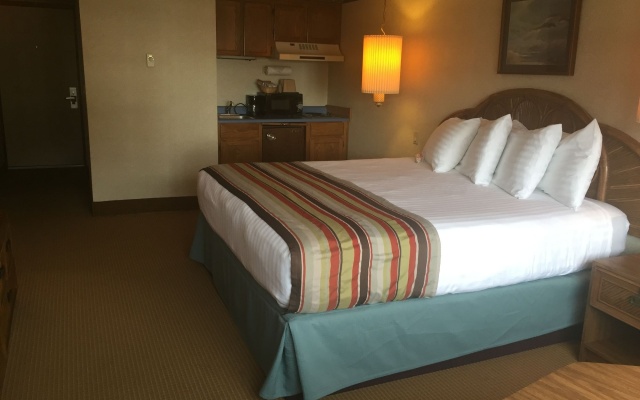 photo 2 of Ebb Tide Oceanfront Inn