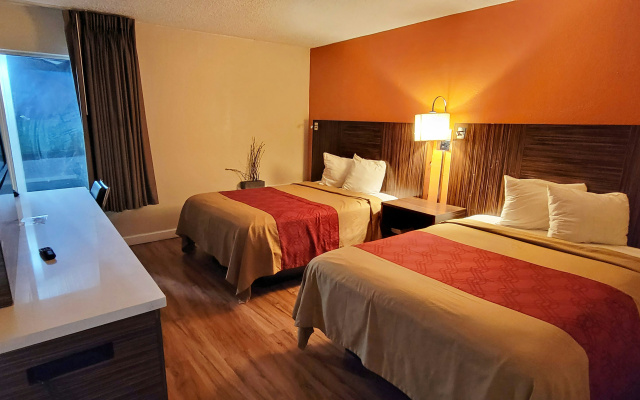 photo 4 of Studios & Suites 4 Less Charlotte