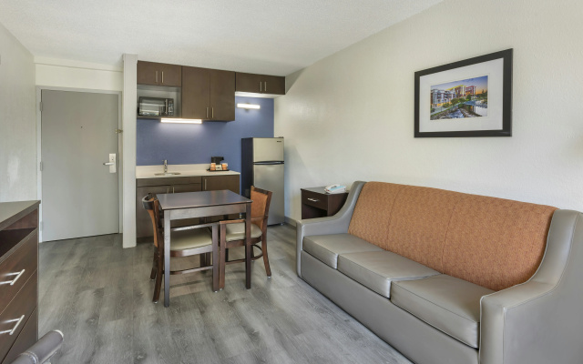 photo 5 of Greenville Pelham Inn by IHG