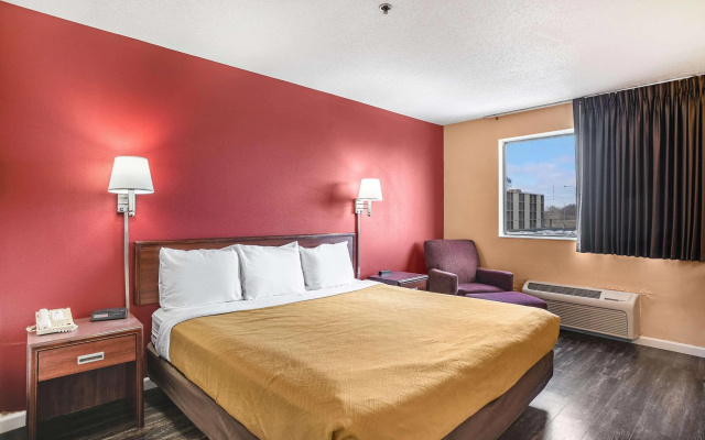 photo 3 of Econo Lodge Princeton