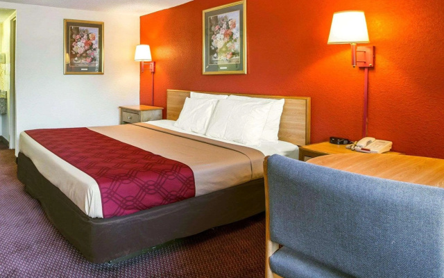 photo 5 of Econo Lodge Jonesboro - Atlanta South