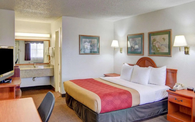 photo 4 of Super 8 by Wyndham Decatur Texas