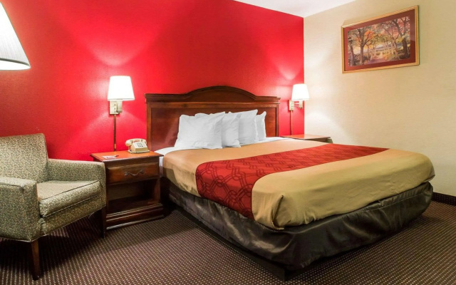 photo 3 of Econo Lodge Atlanta College Park