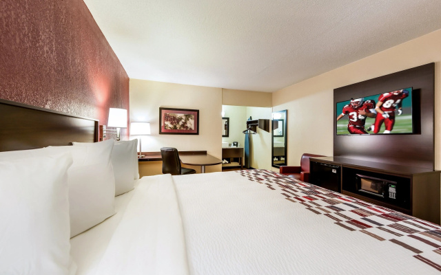 photo 3 of Red Roof Inn Marion, IN
