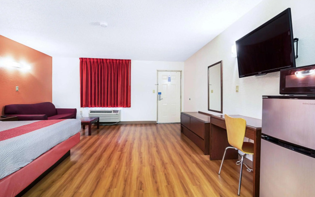 photo 2 of Motel 6 Covington, TN