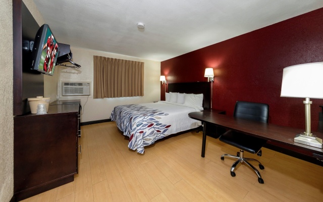 photo 4 of Econo Lodge