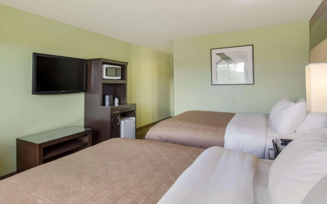 photo 3 of Econo Lodge Hurley-Ironwood