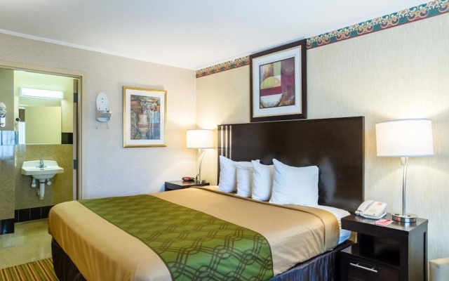 photo 3 of Travelodge Pittsfield