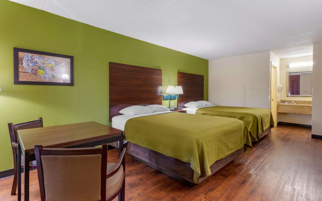 photo 3 of Econo Lodge Fayetteville I-95