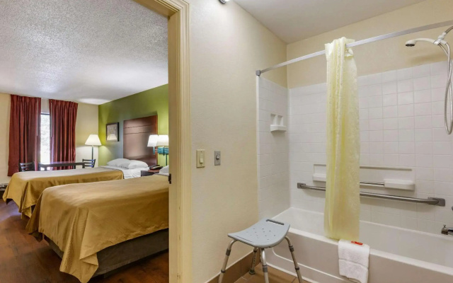 photo 4 of Econo Lodge Fayetteville I-95