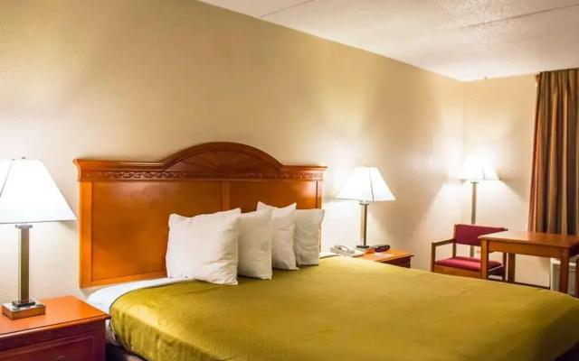 photo 4 of Econo Lodge