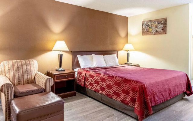 photo 4 of Econo Lodge Acworth East