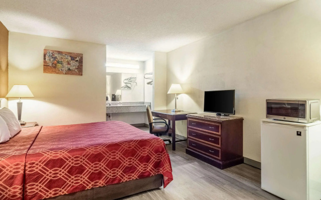 photo 5 of Econo Lodge Acworth East