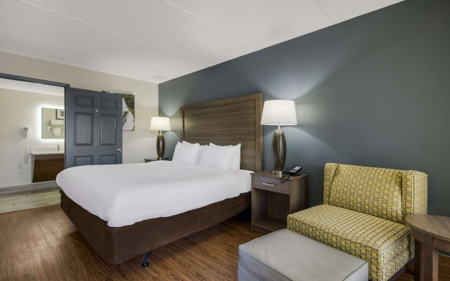 photo 5 of Econo Lodge Asheville Airport