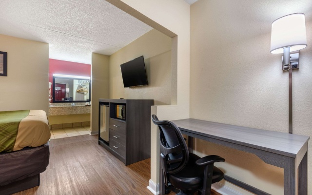 photo 4 of Econo Lodge Chattanooga Northeast - Ooltewah