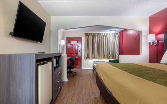 photo 5 of Econo Lodge Chattanooga Northeast - Ooltewah