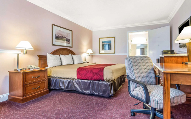 photo 5 of Econo Lodge Castro Valley I-580