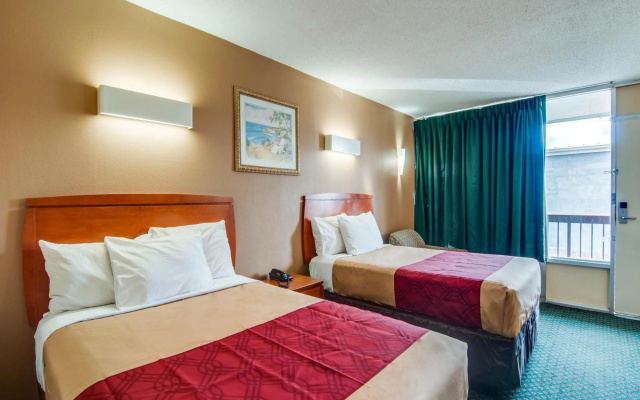 photo 3 of Econo Lodge Roanoke Civic Center
