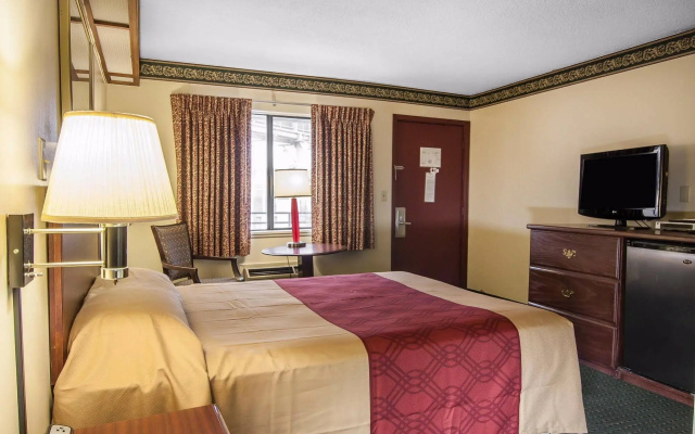 photo 5 of Broadway Inn