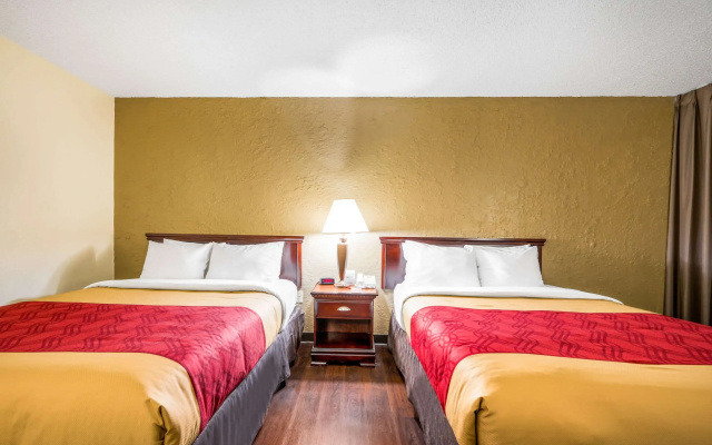 photo 2 of Econo Lodge Corinth