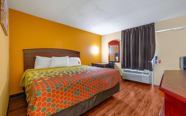 photo 5 of Econo Lodge Decatur South