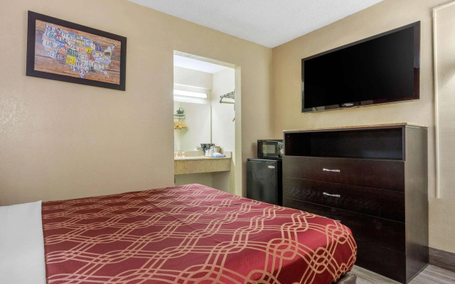 photo 4 of Econo Lodge Columbia Fort Jackson