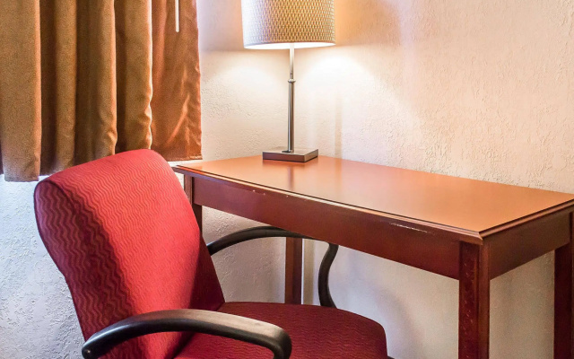 photo 3 of Economy Inn & Suites