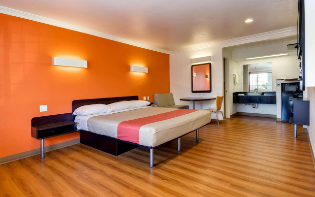 photo 5 of Motel 6 Garden Grove