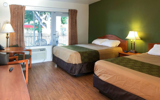 photo 4 of Econo Lodge Inn & Suites Oakland Airport