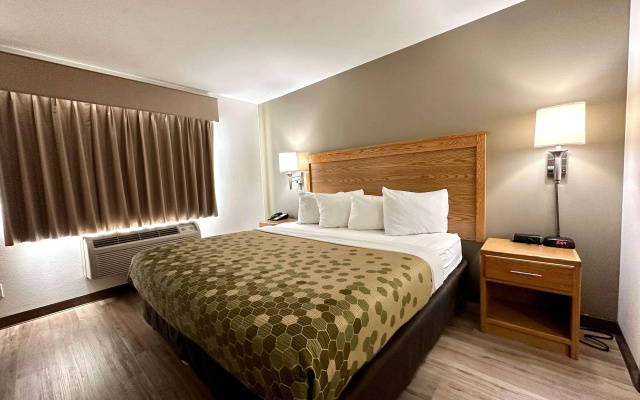 photo 2 of Econo Lodge Inn & Suites